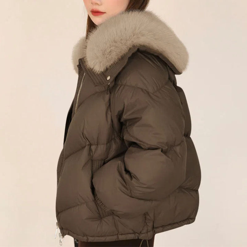 Haselnussbraune Pufferjacke aus Pelz