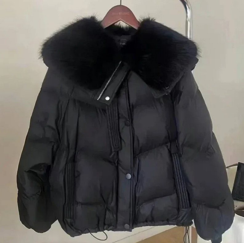 Haselnussbraune Pufferjacke aus Pelz